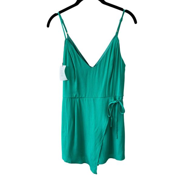 New SUPERDOWN REVOLVE Women's Green Karen Wrap Romper Size S - Picture 3 of 9